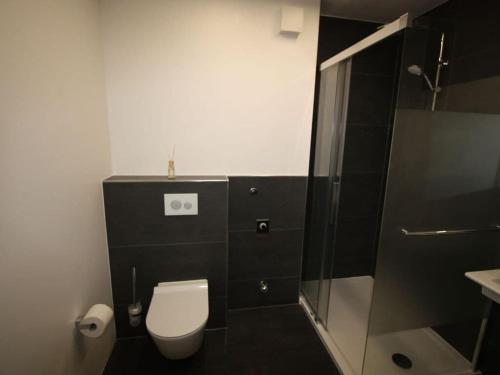 Ένα μπάνιο στο Klabautermann Maywald