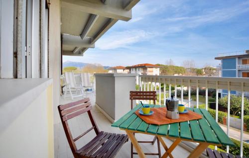 Μπαλκόνι ή βεράντα στο Cozy Apartment In Lido Di Camaiore
