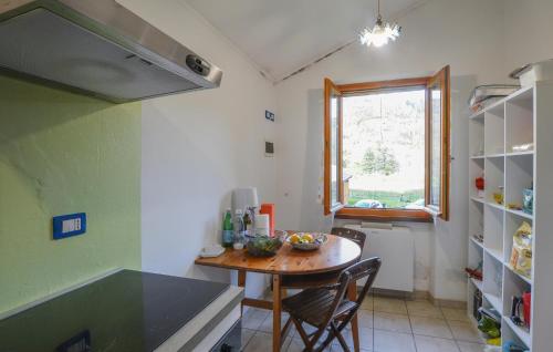 Η κουζίνα ή μικρή κουζίνα στο Awesome Home In Varese Ligure