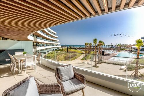 ViVi Homes - Rembrandt Pool, Sauna, Gym & Sea View