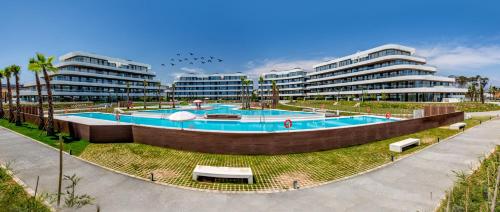 ViVi Homes - Toro Pool, Sauna, Gym & Beach