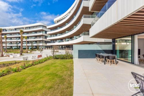 ViVi Homes - Fari Pool, Sauna, Gym & Sea View