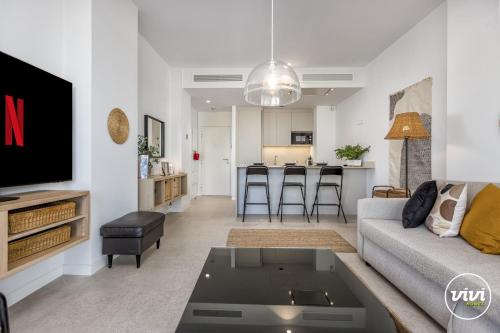 ViVi Homes - Sana Pool, Sauna, Gym & Beach