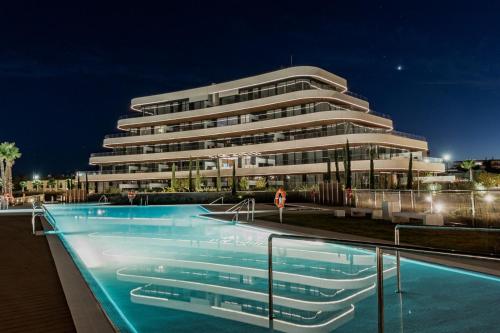 ViVi Homes - Choco Pool, Gym, Terrace & Beach