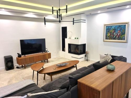 Gallery image of Villa Vista Azzurra in Tivat
