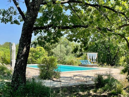 Villa avec piscine, boulodrome, yoga, grand jardin