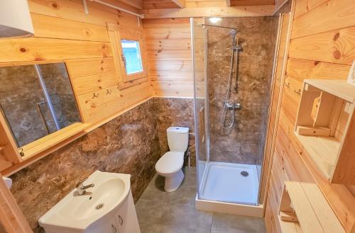 Koupelna v ubytování Bursztynowa Osada