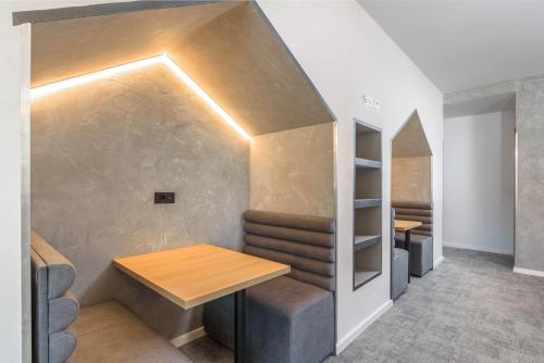 URBAN BUDGET HOTEL — Balcony/Terrace