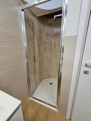 Navigli Apartment Near Metro City Center 4 Guests