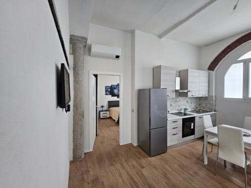 Navigli Apartment Near Metro City Center 4 Guests