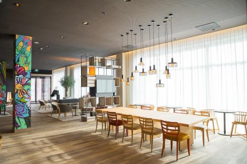 Posezení v ubytování IntercityHotel Breda