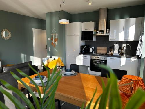 Kuchyň nebo kuchyňský kout v ubytování LITELIVING Cozy Suite