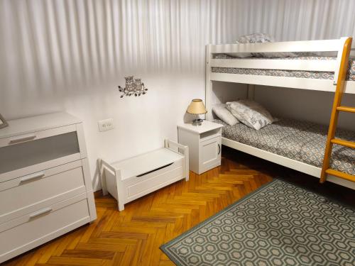 Двуетажно легло или двуетажни легла в стая в Los Hidalgos de Lemos