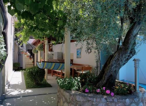 Gallery image of Gala’s Miracle Garden in Budva