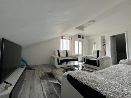 Μια τηλεόραση ή/και κέντρο ψυχαγωγίας στο Stan Nova Varos Banjaluka