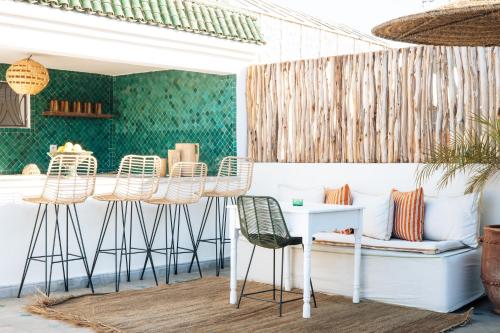 Restoran või mõni muu söögikoht majutusasutuses Riad Deha & Spa
