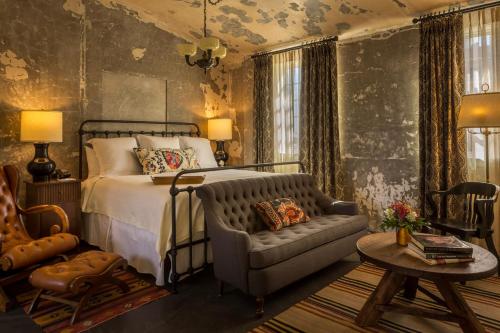Hotel Emma at Pearl on the Riverwalk Image