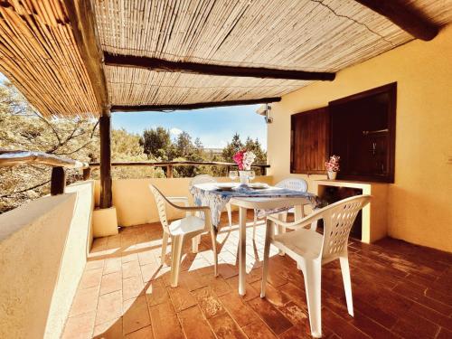 Gallery image of White Home i Caprifogli in Baja Sardinia