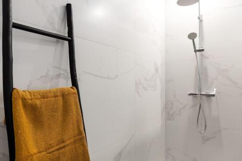 Photo de la galerie de l'établissement ZenBNB / Cosmo / Chambre N°2 / Proche Tram/Gare, à Annemasse