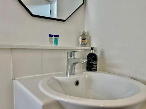 Fotografie z fotogalerie ubytování Stylish Cosy 2 Bed Ilford Home with Free Parking v destinaci Ilford