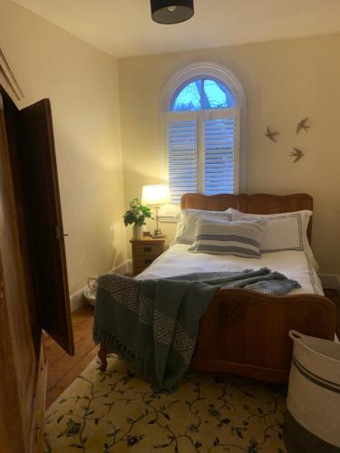 Katil atau katil-katil dalam bilik di Albany house Harborne