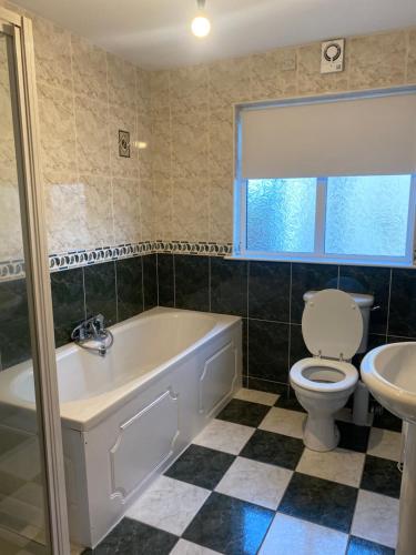 Bilik mandi di House in Mid Ulster - Sleeps 8