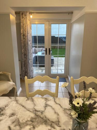 Ruang duduk di House in Mid Ulster - Sleeps 8