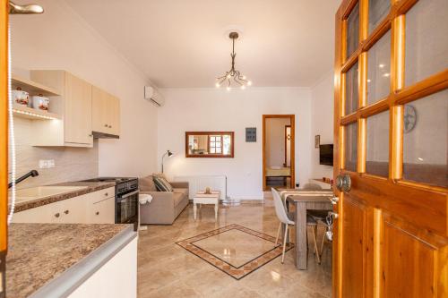 Kuchyň nebo kuchyňský kout v ubytování House for two!!