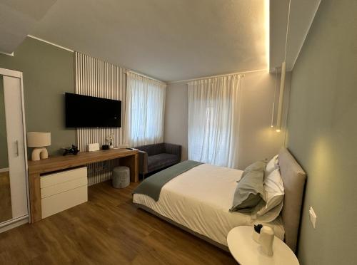 TV a/nebo společenská místnost v ubytování The Captain's Apartments SIROCCO - CITY CENTER Leonardo Academy