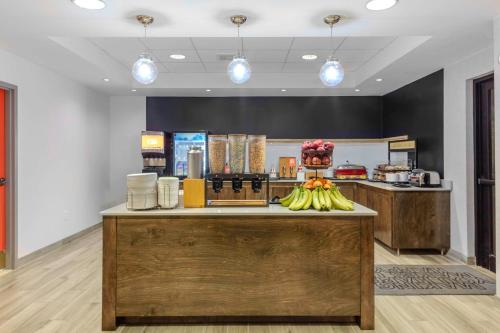 a store with a counter with bananas on it at Hampton Inn Sarasota I-75 Bee Ridge in Sarasota