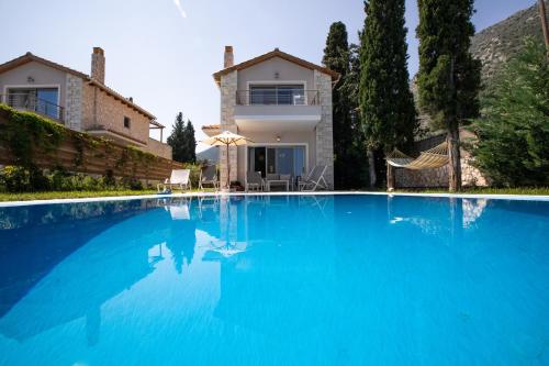 Bazén v ubytování Avesta Private Villas nebo v jeho okolí