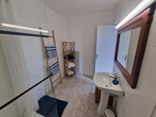 Salle de bains dans l'établissement Habitation Bellevue