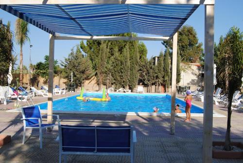 Πισίνα στο ή κοντά στο B&B Villa Anna