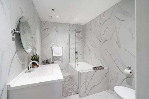 Koupelna v ubytování Le Nomade MTL