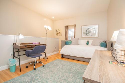 Katil atau katil-katil dalam bilik di Multi-level Townhouse, Harvard, Mit, Red Line