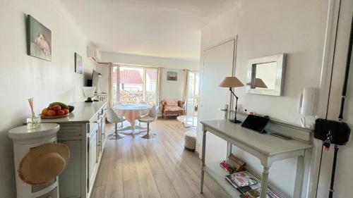 3 Pieces Agreable, Confortable