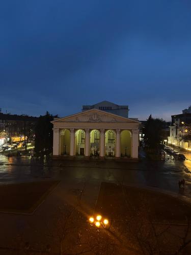 Φωτογραφία από το άλμπουμ του Апартаменти VIP з видом на Театр - Мережа HELEN σε Poltava