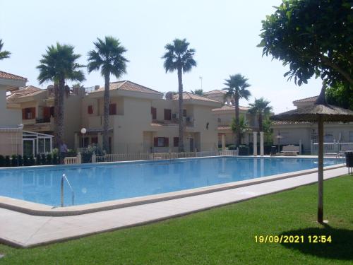 Bazén v ubytování Spanish Sunshine Retreat nebo v jeho okolí