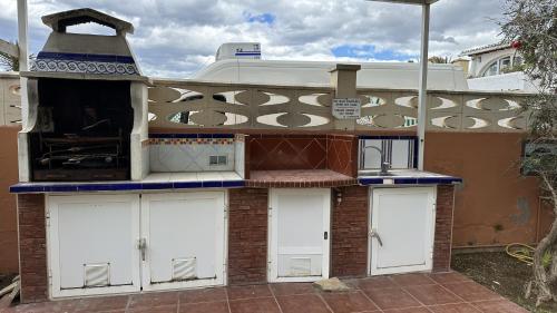 A kitchen or kitchenette at Directo a la playa con vistas del mar