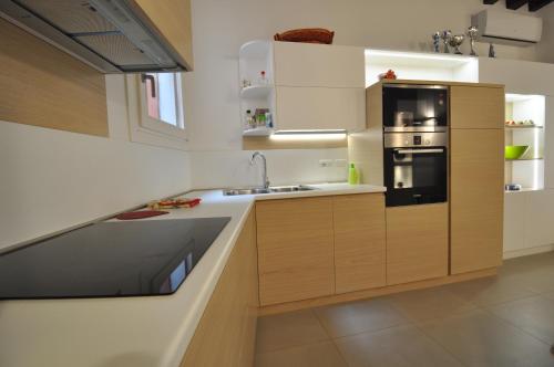 Кухня или мини-кухня в The Home of the Ship Builder
