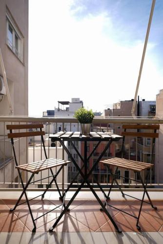 Syntagma square, 70sqm Pentelis sunny apartment
