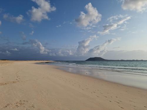 "Hoplaco" by Corralejobeach Apartments