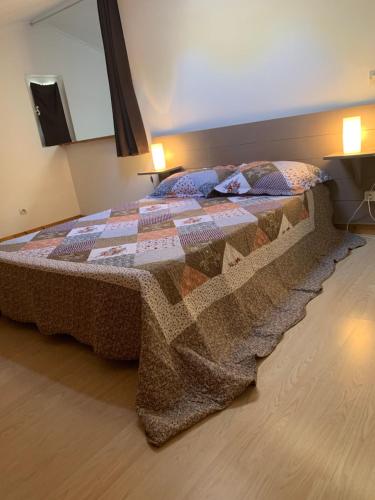 Postel nebo postele na pokoji v ubytování Gîte des restanques