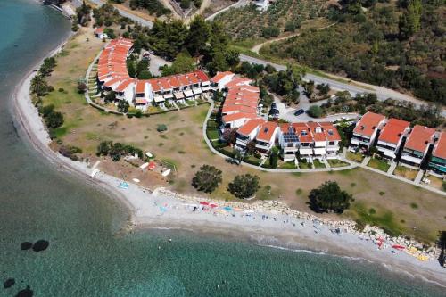 Serene housecomplex,110m2 house by marvellous sea