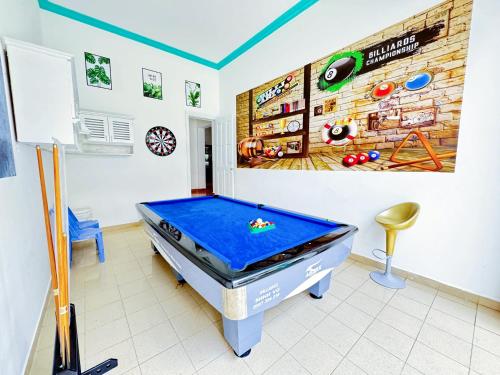 Τραπέζι μπιλιάρδου στο Victory Villa - Bida - Dàn Karaoke - Sân Vườn - Hồ Bơi To - Gần Biển