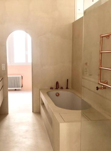 Luxurious loft in the heart of Belleville (2 bedrooms)
