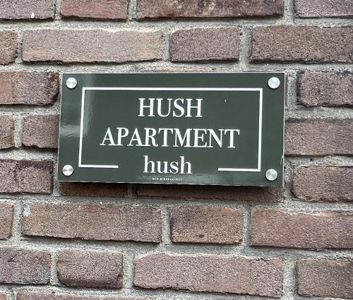Certifikát, hodnocení, plakát nebo jiný dokument vystavený v ubytování Hush Bed & Breakfast