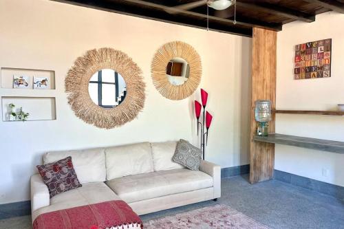 Χώρος καθιστικού στο New Barndominium with AC at Horse Stables