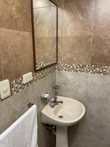 Bilik mandi di Loft NASS Atahualpa