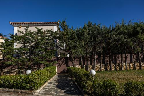 Villa Kataleya tesisinin dışında bir bahçe